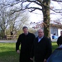 Auf dem Weg zur Andacht in der Schwanbecker Kirche