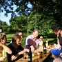 Vorm Konzert im Schwanbecker Pfarrgarten